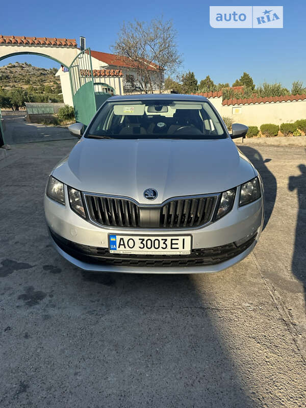 Лифтбек Skoda Octavia 2017 в Тячеве
