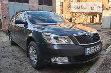 Універсал Skoda Octavia 2011 в Гадячі