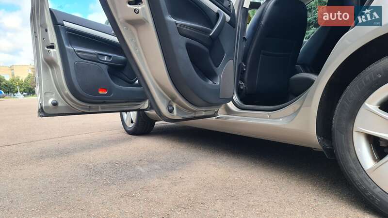 Універсал Skoda Octavia 2012 в Острозі