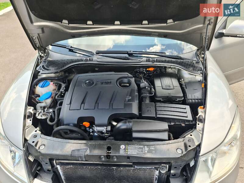 Універсал Skoda Octavia 2012 в Острозі