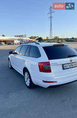 Універсал Skoda Octavia 2014 в Ужгороді