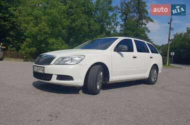 Универсал Skoda Octavia 2010 в 