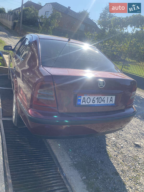 Ліфтбек Skoda Octavia 1998 в Іршаві