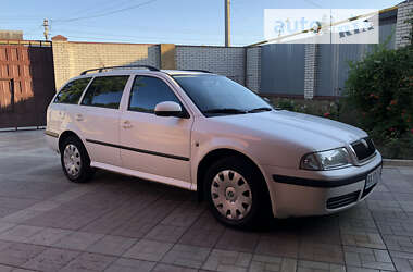 Универсал Skoda Octavia 2010 в Богодухове