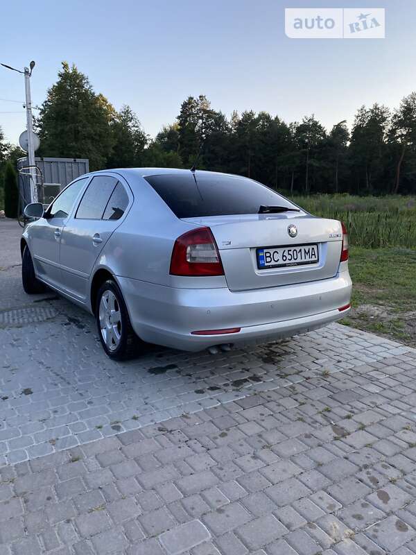Лифтбек Skoda Octavia 2009 в Яворове
