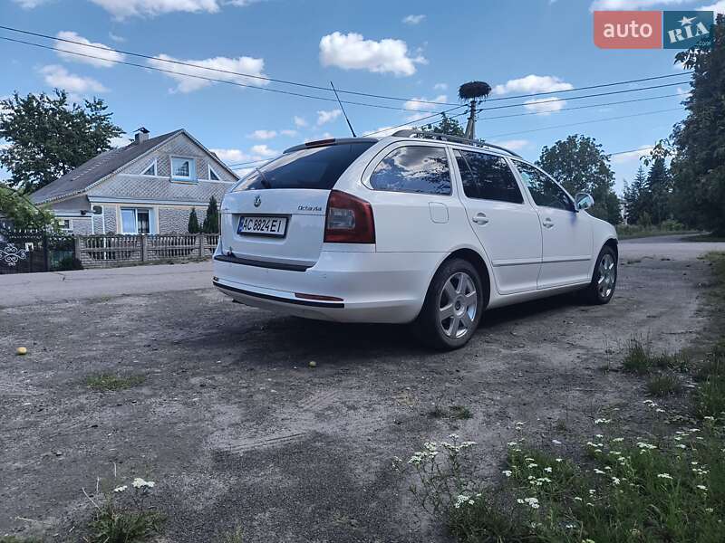 Универсал Skoda Octavia 2009 в Нововолынске