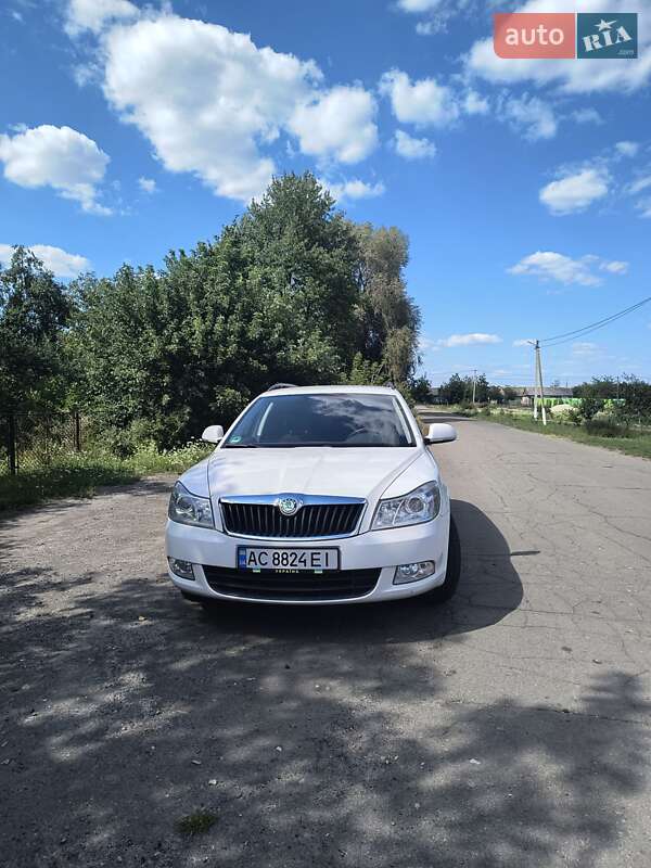 Универсал Skoda Octavia 2009 в Нововолынске