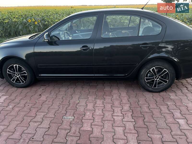 Лифтбек Skoda Octavia 2009 в Липовце