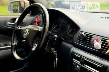 Лифтбек Skoda Octavia 2006 в Самборе