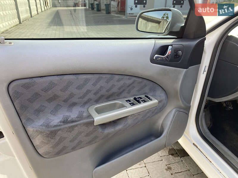 Универсал Skoda Octavia 2000 в Ужгороде