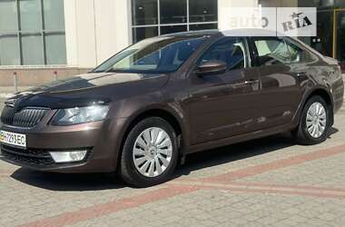 Ліфтбек Skoda Octavia 2015 в Дніпрі