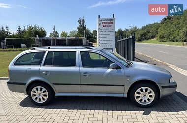 Универсал Skoda Octavia 2003 в Умани