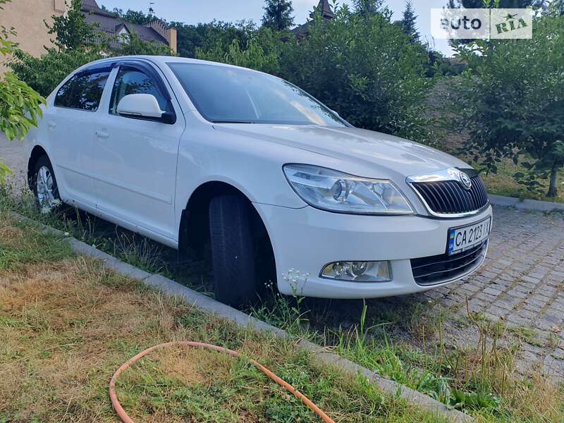 Лифтбек Skoda Octavia 2011 в Тальном фото 5 Лифтбек Skoda Octavia 2011 в Тальном