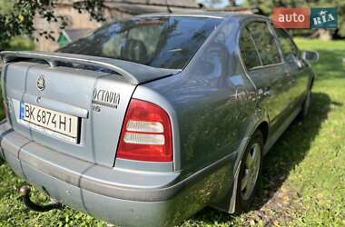 Лифтбек Skoda Octavia 2005 в 