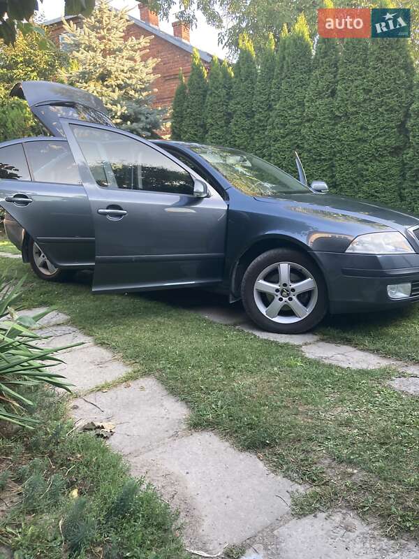 Ліфтбек Skoda Octavia 2008 в Львові