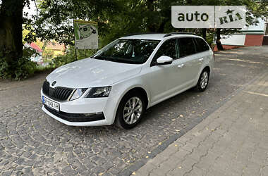 Универсал Skoda Octavia 2017 в Остроге