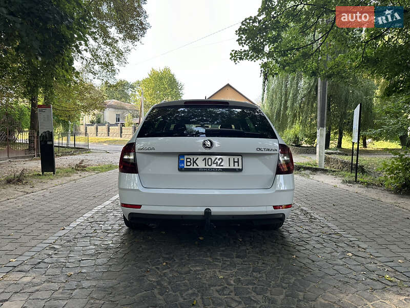Универсал Skoda Octavia 2017 в Остроге