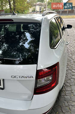 Універсал Skoda Octavia 2017 в Острозі
