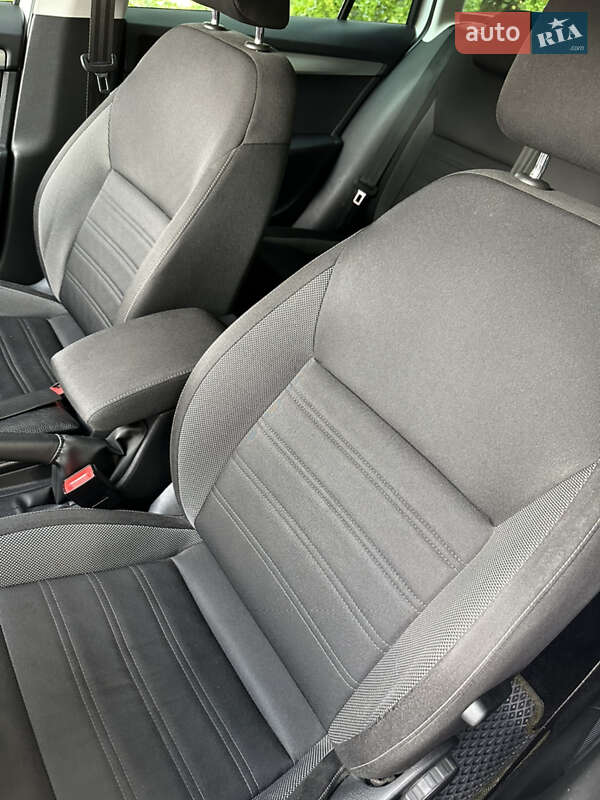 Универсал Skoda Octavia 2017 в Остроге