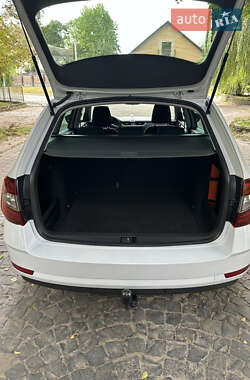 Універсал Skoda Octavia 2017 в Острозі