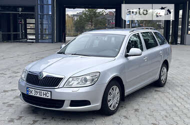 Универсал Skoda Octavia 2010 в Ровно