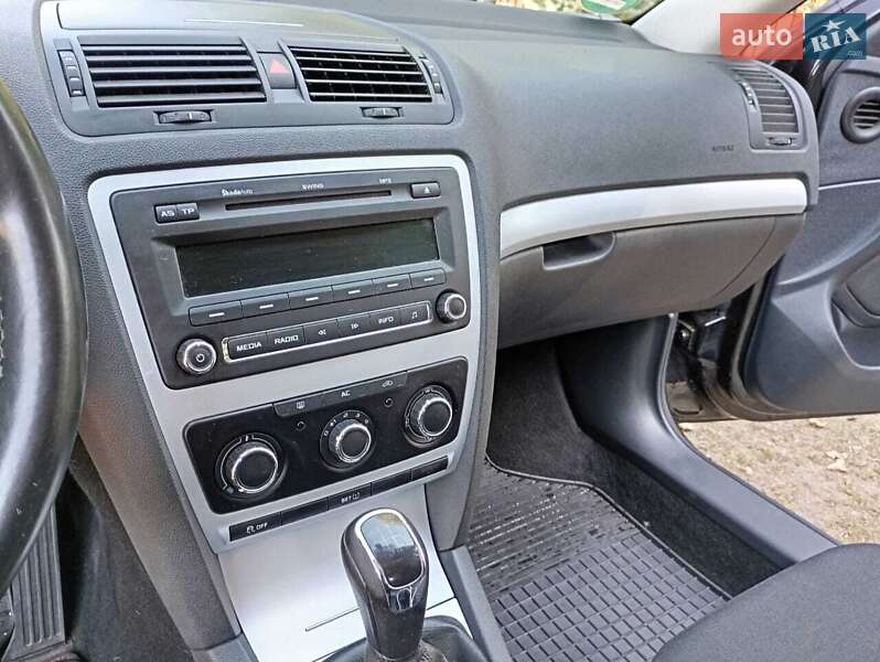 Универсал Skoda Octavia 2011 в Борзне
