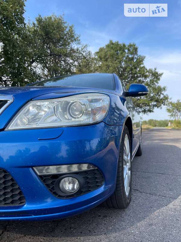 Універсал Skoda Octavia 2010 в Нових Санжарах