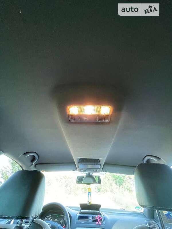 Універсал Skoda Octavia 2010 в Нових Санжарах