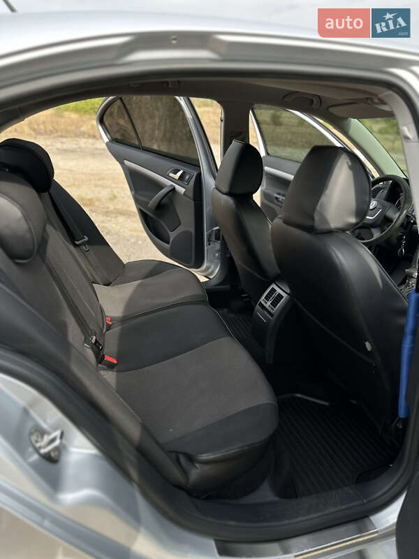 Лифтбек Skoda Octavia 2012 в Кропивницком