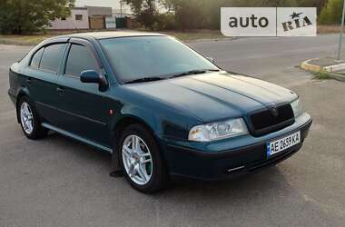 Лифтбек Skoda Octavia 2000 в Днепре