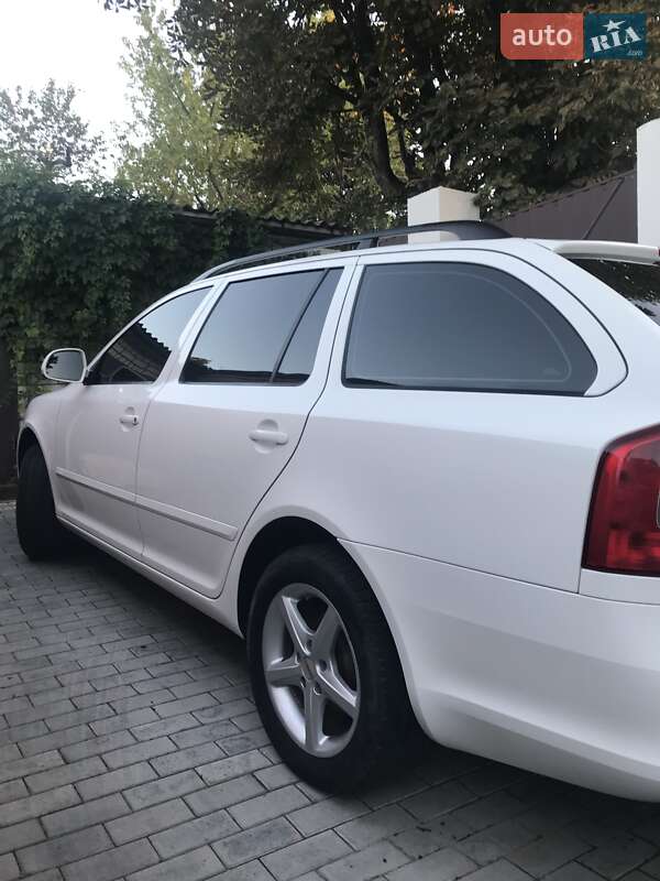 Універсал Skoda Octavia 2012 в Харкові