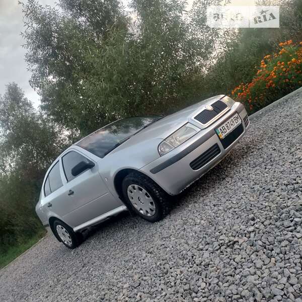 Лифтбек Skoda Octavia 2003 в 