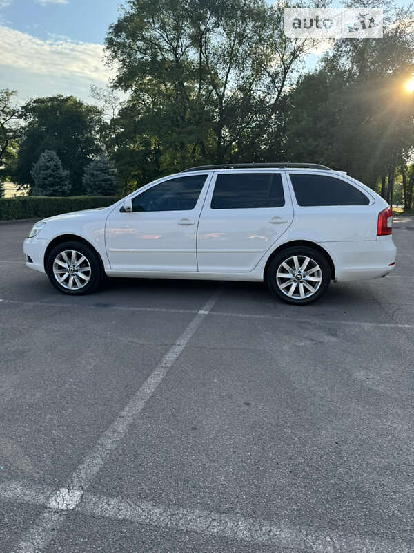 Универсал Skoda Octavia 2012 в 