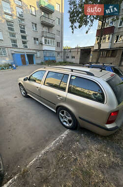 Универсал Skoda Octavia 2004 в Покровске