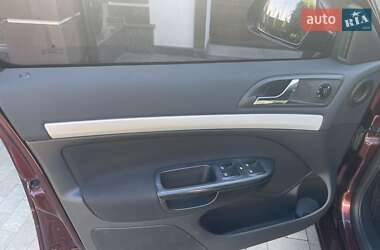 Лифтбек Skoda Octavia 2009 в 
