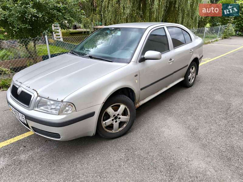 Ліфтбек Skoda Octavia 2003 в 