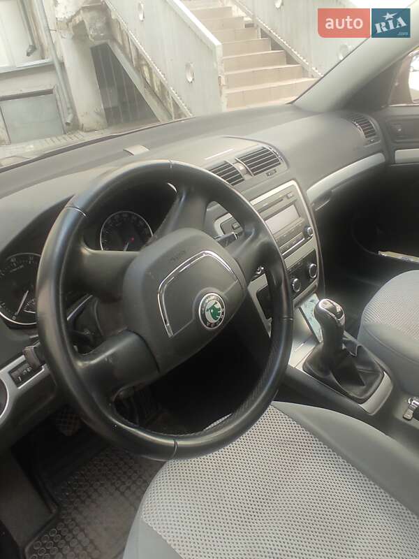 Универсал Skoda Octavia 2013 в Луцке фото 3 Универсал Skoda Octavia 2013 в Луцке