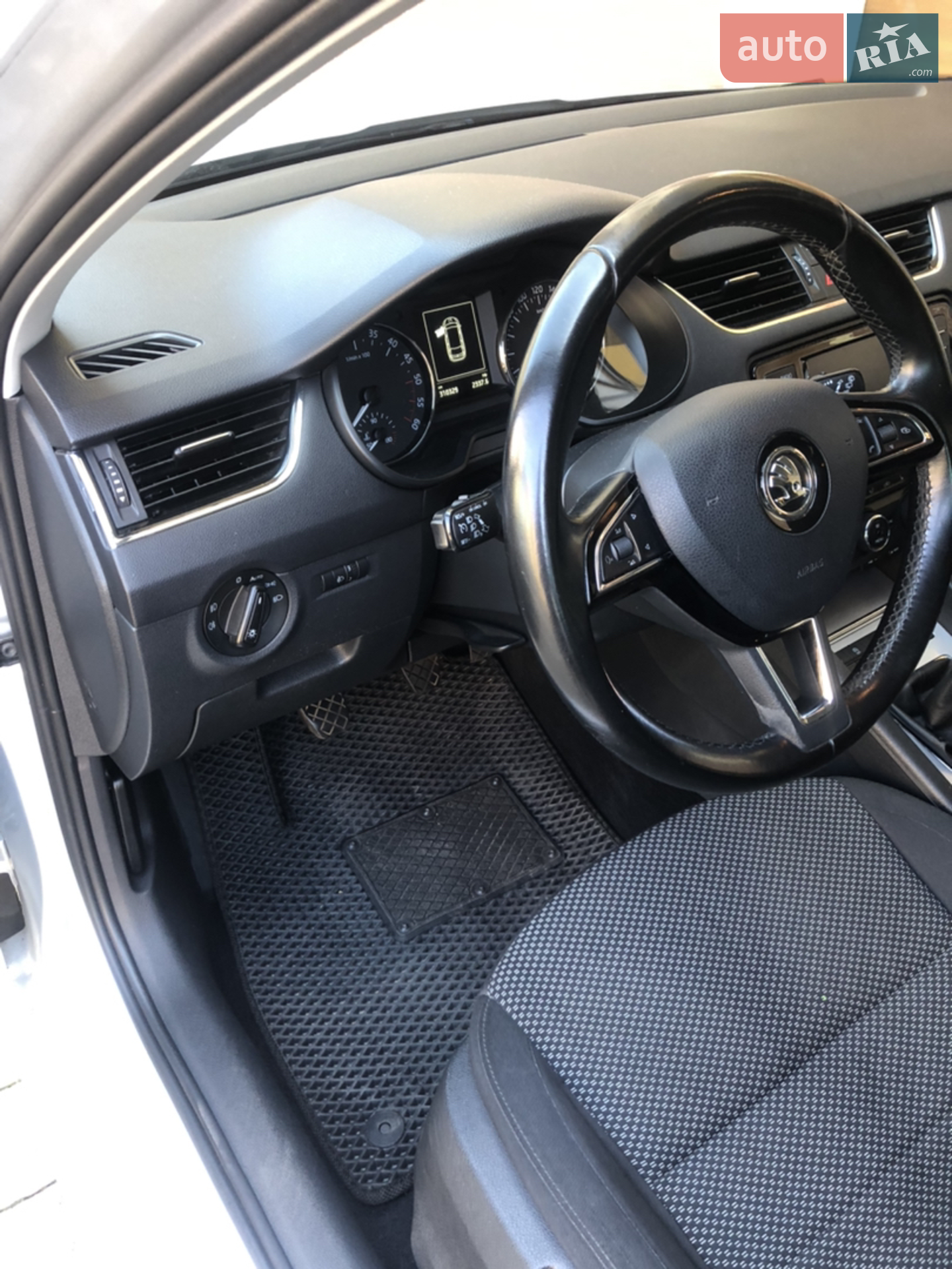 2016 Skoda Octavia - мініатюра 17