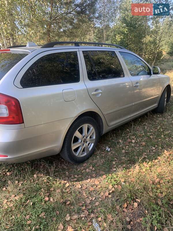 Універсал Skoda Octavia 2010 в Полонному