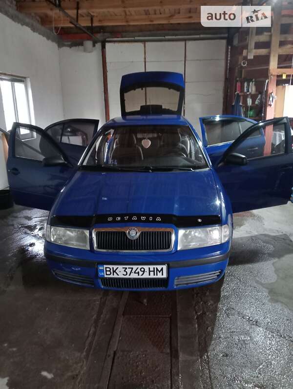 Лифтбек Skoda Octavia 2003 в Дубровице