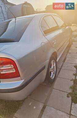 Лифтбек Skoda Octavia 2009 в 