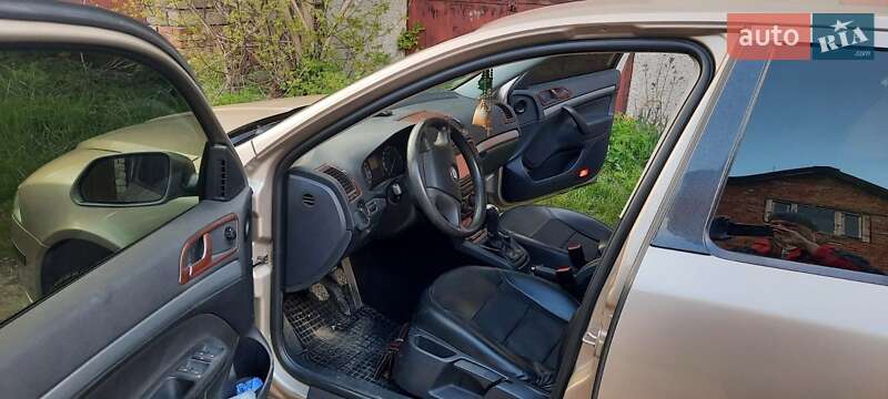 Универсал Skoda Octavia 2005 в Перечине