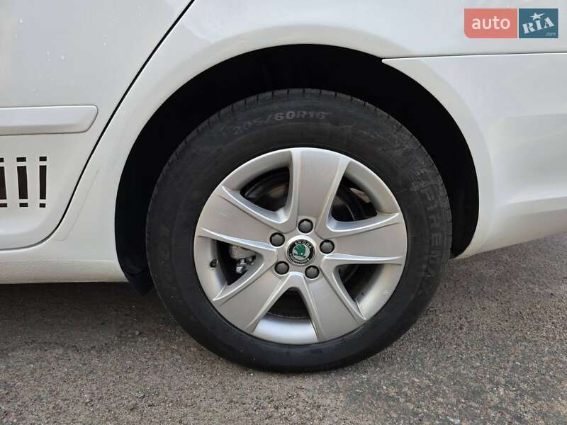 Универсал Skoda Octavia 2012 в Житомире фото 11 Универсал Skoda Octavia 2012 в Житомире