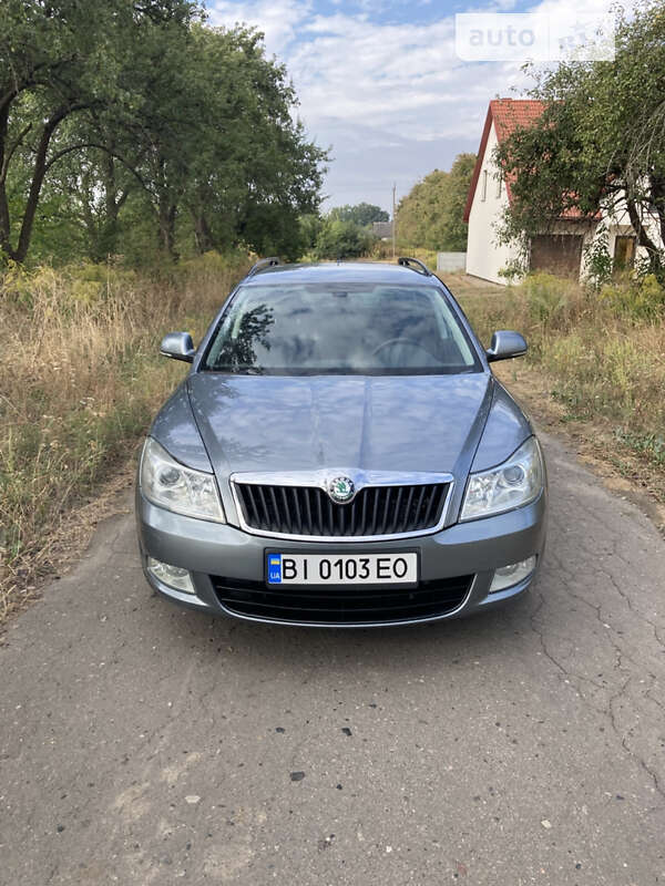 Универсал Skoda Octavia 2012 в Гадяче