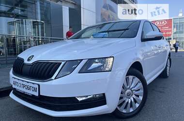 Лифтбек Skoda Octavia 2019 в Киеве