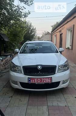 Универсал Skoda Octavia 2010 в Магдалиновке