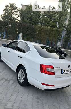 Лифтбек Skoda Octavia 2015 в Умани