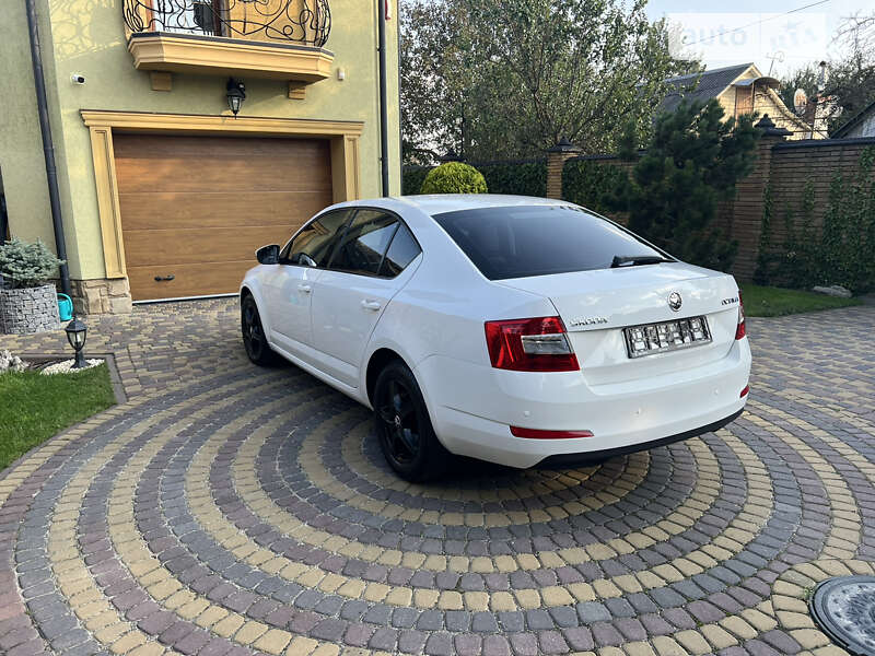Лифтбек Skoda Octavia 2014 в Ровно