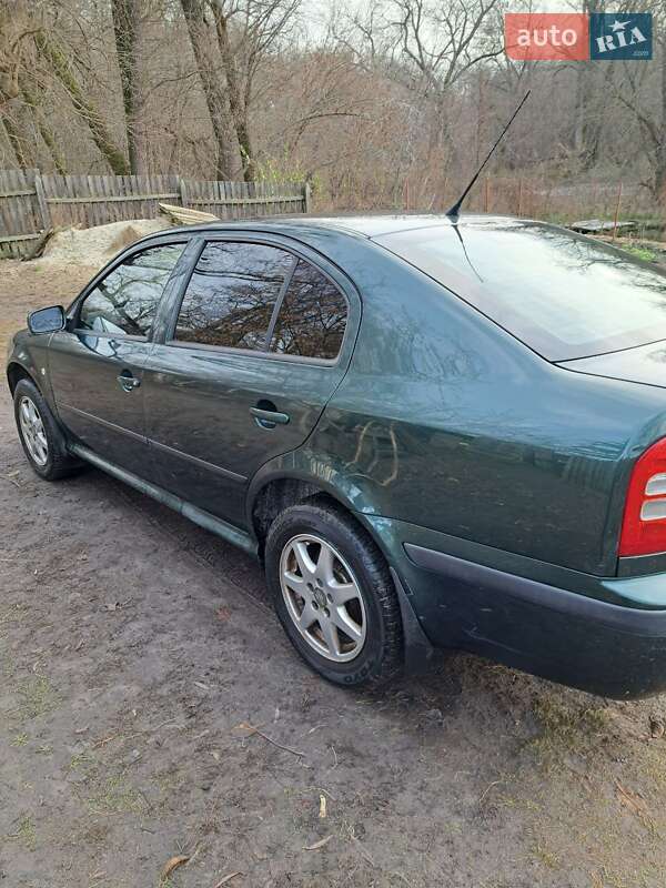 Лифтбек Skoda Octavia 2006 в Гадяче