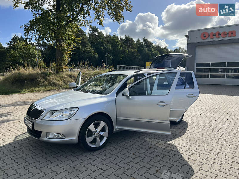 Універсал Skoda Octavia 2011 в Сарнах